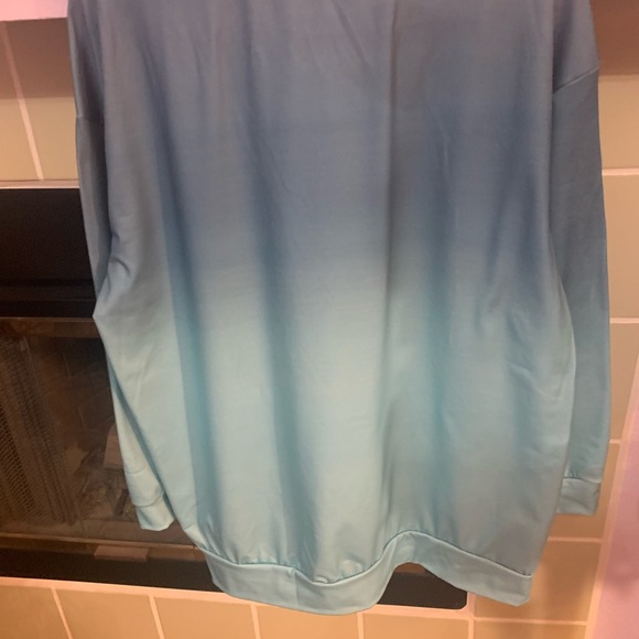 🦋Striking Top with the BLESSED logo ( new)🦋 - Picture 4 of 7